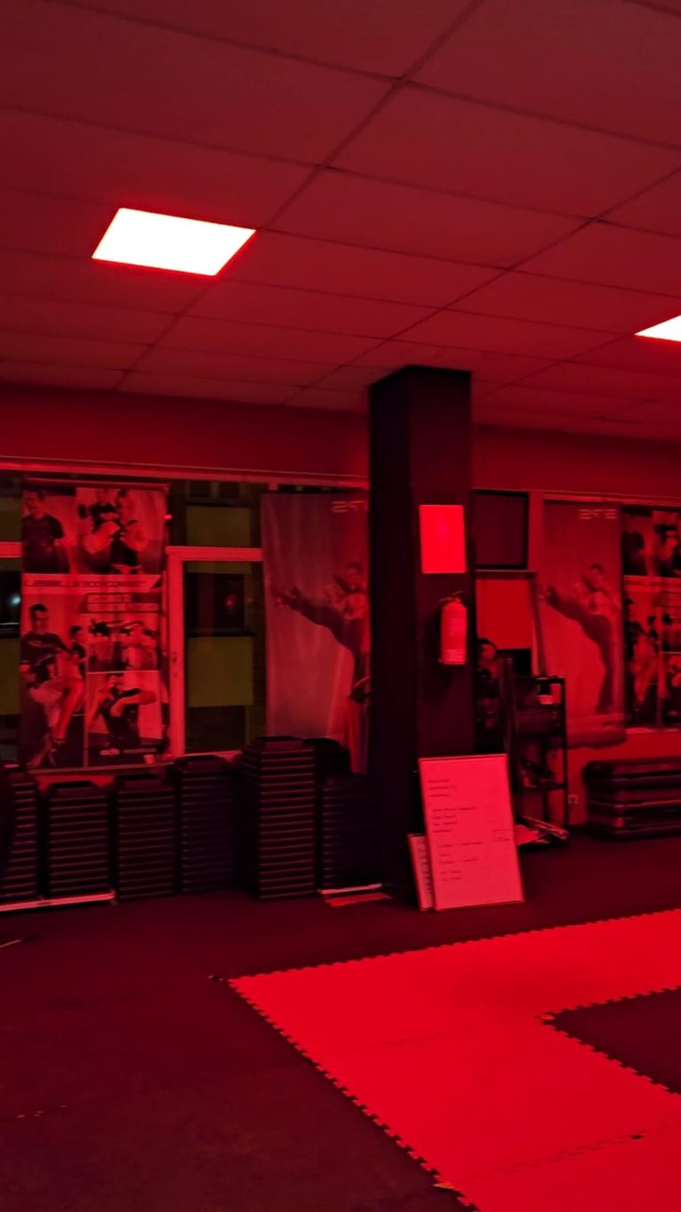 ¿Por qué en algunos gimnasios se entrena con juegos de luces?